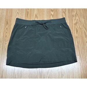 Sz 18 - Athleta Chelsea Cargo Skort -Olive Green
